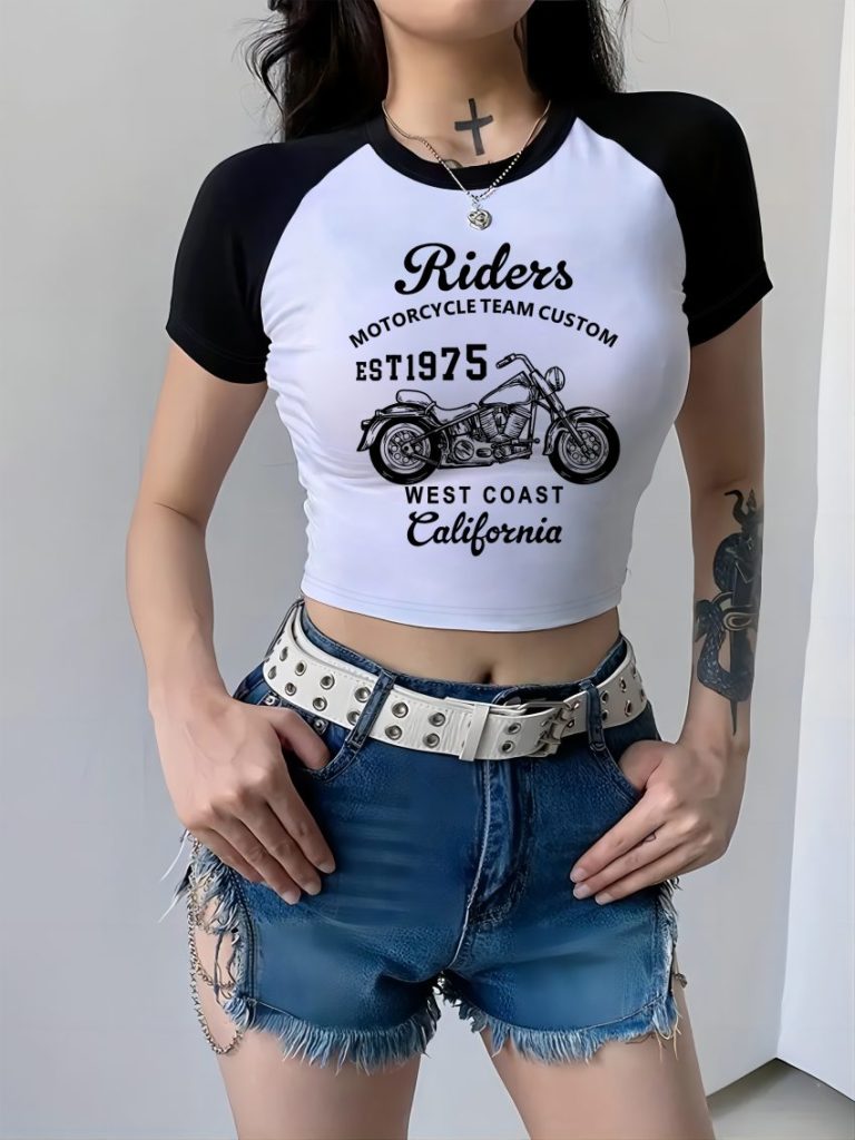 Car Slogan Raglan Crop Tee