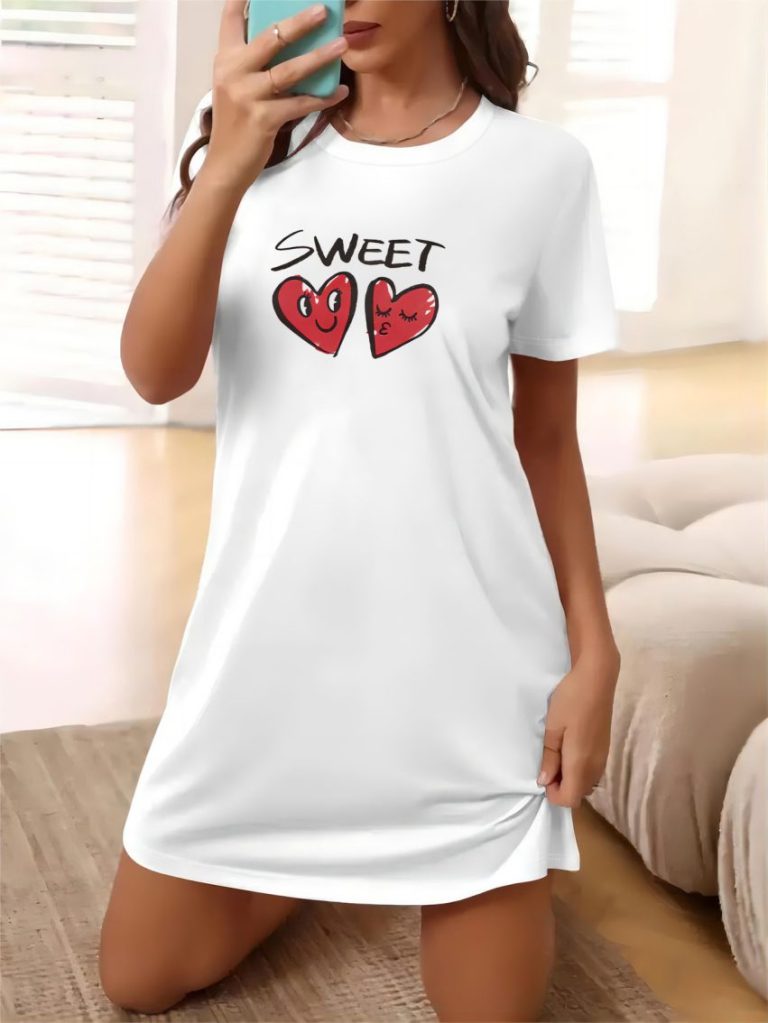 Red Heart Print Collared Tee